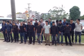 Huy động 7 xe ô tô, 30 "anh chị" định về dằn mặt trai xã