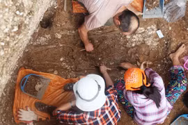 Phát hiện 3 bộ xương người Việt cổ có niên đại khoảng 5.000 năm