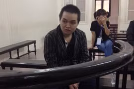 32 tháng tù giam dành cho kẻ định "đại náo" đồn Công an