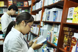 Không thể “thả rông” thị trường từ điển