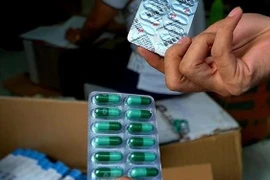 Hé lộ đường dây buôn tân dược tự ‘khoe’ tính năng trị Covid