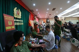 Nguyện là ‘lá chắn và thanh bảo kiếm’, vì sự bình yên của nhân dân