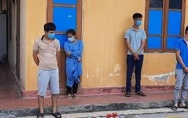 Cặp tình nhân tham gia kinh doanh các loại giấy tờ giả