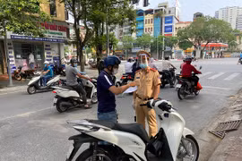 Khử khuẩn 8.157 phương tiện vào thành phố