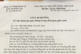 Nam tài xế sử dụng giấy đi đường của công ty bảo vệ để chở khách liên tỉnh