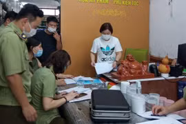 Tuyên truyền, chấn chỉnh thiếu sót tại hàng loạt cơ sở kinh doanh mỹ phẩm