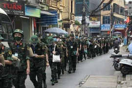 400 sinh viên Học viện Quân y hỗ trợ quận Hoàng Mai triển khai xét nghiệm diện rộng