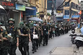 400 sinh viên Học viện Quân y hỗ trợ quận Hoàng Mai triển khai xét nghiệm diện rộng