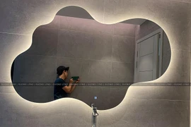 Tô điểm không gian sống với gương đèn LED
