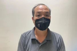 Triệu tập lái xe ô tô húc đẩy 2 mẹ con đi xe máy cả trăm mét trong đêm mưa tại Hà Đông