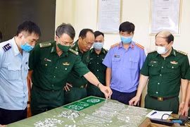 Cú ném trên biển của thuyền viên, lộ chiếc túi vải trị giá…15 tỷ đồng