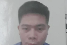 Tự xưng là giám đốc tuyển người đi xuất khẩu lao động, chiếm đoạt số tiền lớn