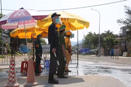 Phần thưởng ý nghĩa với các lực lượng thực hiện nhiệm vụ tại các chốt kiểm soát dịch bệnh