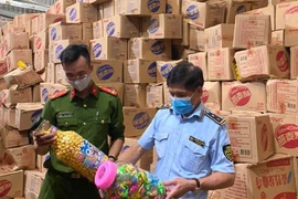 Hà Nội: Trước dịp Trung thu, chặn gần 10 tấn bánh kéo nhập lậu