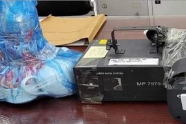 Thuê căn hộ trên tầng 15, rủ bạn ‘thập phương’ về bay lắc