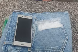 Kẻ có tiền án đi ship gần 20 gam ma túy ‘đá’