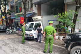 ‘Dọn’ vi phạm xung quanh bến xe, trên các trục đường huyết mạch