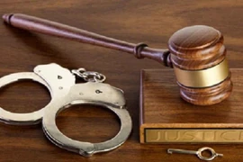 Đối tượng người nước ngoài sử dụng giấy tờ giả 'ẩn mình' giữa khu dân cư 