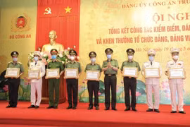 Xây dựng Đảng là nhiệm vụ then chốt, có ý nghĩa quyết định 