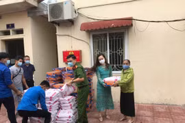 Như bạn hữu, bóng mát của người dân