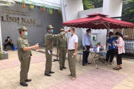 Vững lòng sắc phục cỏ úa trong cuộc chiến chống ‘giặc’ Covid