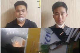 Giữa khuya, cặp đôi đi SH mang ‘kẹo’ định thông chốt kiểm dịch Covid