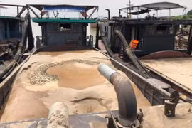 Hơn 8 tháng ‘miệt mài’ hút cát trái phép, tổng trị giá 11 tỷ đồng