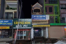 Hà Nội: ‘Hố tử thần’ xuất hiện trên tỉnh lộ, nghi do khoan giếng