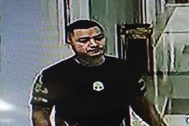 Nhận diện, truy tìm người đàn ông điểu khiển xe Porsche ‘sinh đôi’ tại khu đô thị Times city