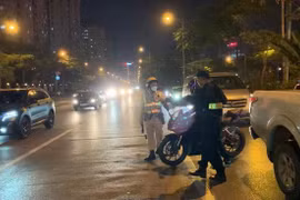 Thông tin mới nhất về vụ các đối tượng lạng lách, đánh võng, đua xe tại quận Tây Hồ