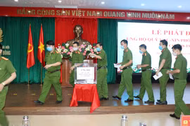 Nghĩa tình của cán bộ, chiến sỹ Công an quận Hà Đông trong ‘mùa’ dịch Covid