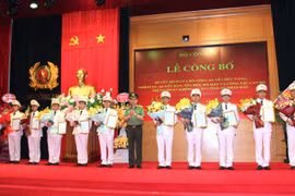 Ra mắt Trung đoàn Không quân Công an nhân dân