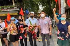 Hà Nội: Sau đỉnh điểm 53 ca F0, 1.903 công dân phường Giáp Bát vỡ òa vì kết thúc cách ly y tế