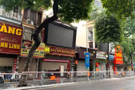 Hà Nội: Phong tỏa 3 hiệu vàng và 8 số nhà trên phố Trần Nhân Tông vì có trường hợp F0