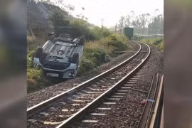 Rạng sáng vượt đường sắt, nam thanh niên bị tàu hỏa húc tử vong