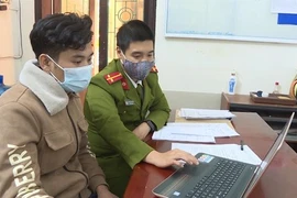 Gã trai 10X lập facebook giả gái để lừa nam giới độc thân