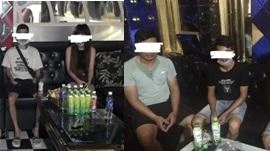 Bị yêu cầu kiểm tra, chủ quán karaoke cố thủ 9 tiếng đồng hồ