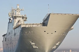 Chiến hạm lớn nhất nước Úc “LHD-01 Canberra” gia nhập Hải quân