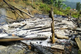 Cãi nhau với bố mẹ, "ma men" phóng hỏa đốt nhà