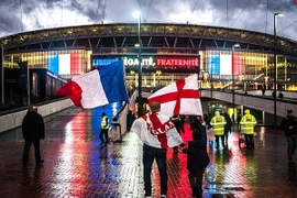 Hậu vụ khủng bố 13-11: Nước Pháp đang "cháy hàng" cờ tổ quốc