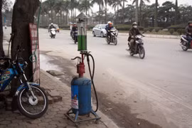 "Bán rong" xăng dầu sẽ bị phạt đến 4 triệu đồng 