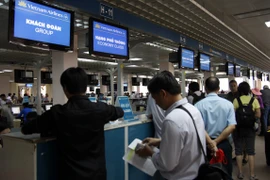 Bị phạt 7,5 triệu đồng vì dùng giấy tờ giả đi máy bay