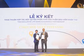 Công bố thỏa thuận hợp tác độc quyền phân phối sản phẩm bảo hiểm nhân thọ 