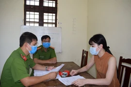 Muốn 'chạy' trường tốt cho con, nhiều vụ huynh sập bẫy lừa