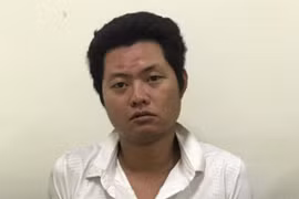 'Game thủ' manh động cầm dao gí vào cổ cô gái để cướp xe máy