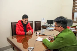 Tăng ga đâm thẳng vào chiến sỹ Cảnh sát khi bị yêu cầu dừng xe máy để kiểm tra