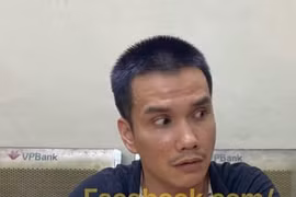 Lật tẩy bí mật trong bao thuốc lá của người đàn ông