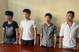 Bắt nhóm đối tượng nghiện đi đòi tiền 'bảo kê' quán nước