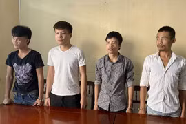 Bắt nhóm đối tượng nghiện đi đòi tiền 'bảo kê' quán nước