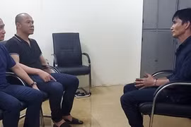 Khởi tố bố đẻ tàng trữ ma túy, súng quân dụng, bạo hành dã man con gái ở Bắc Ninh